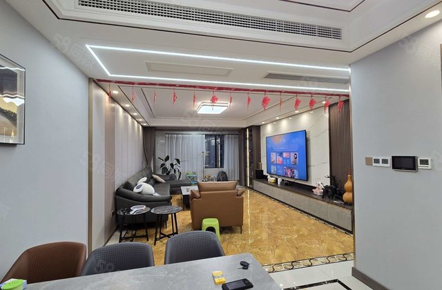 国岳府精装大平层 四室两卫 南北通透 清水湾 开发区