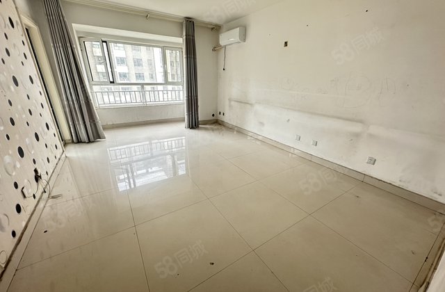 急售，阿卡四期 正规三居室 中间好楼层 送地下室  好户型