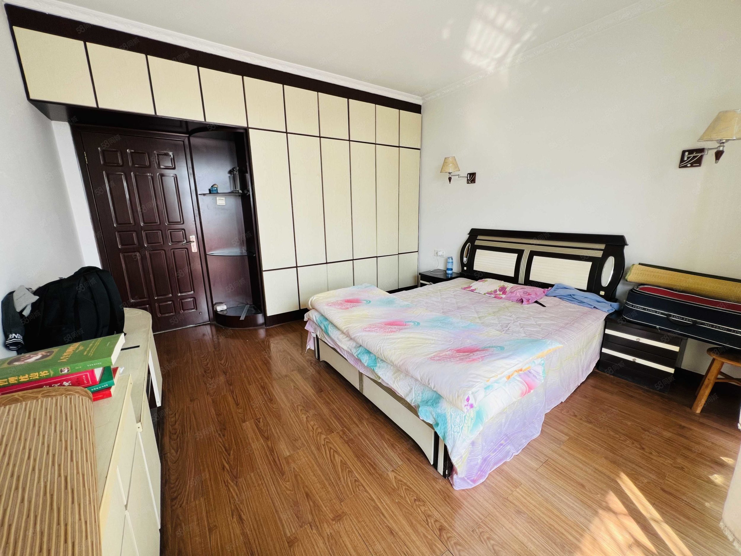 丰水源清华苑6室2厅3卫200㎡南北85万