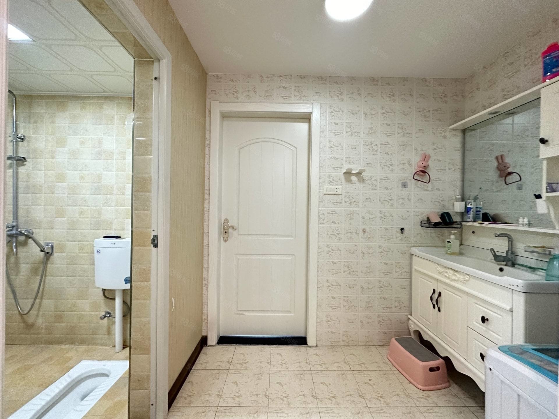 国瑞蓝山郡3室2厅1卫121㎡南北73.8万