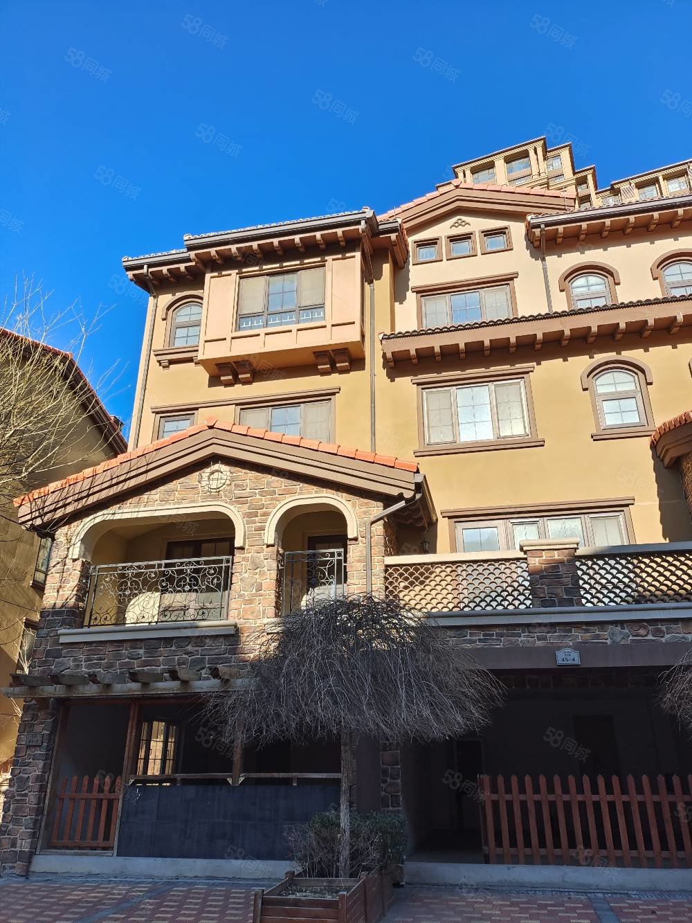 五矿万科城(别墅)4室3厅4卫276㎡南北245万