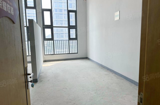 保利绿地大都汇1室1厅62.49㎡52万二手房图片