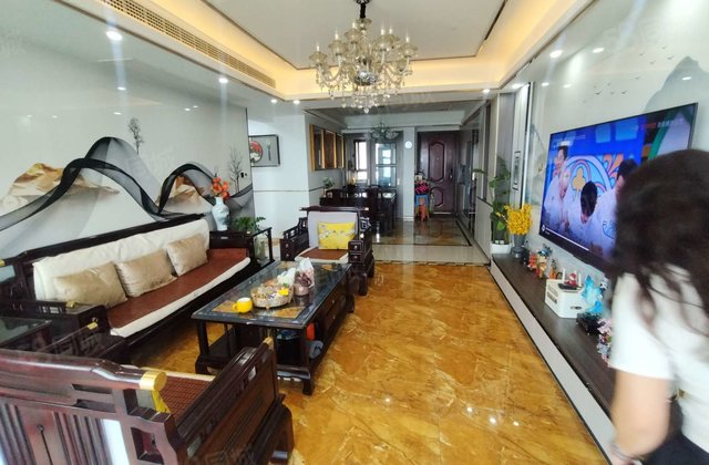 房东急售房源！二中附近 翡丽湾锦绣学府 精装四室 免大税