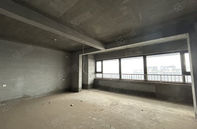 东润瑞园4室2厅124㎡49万二手房图片