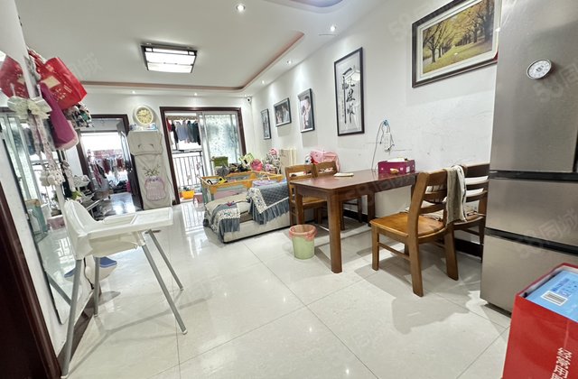 急售 阿卡三期    的两居室 中间好楼层 采光好 南北通透