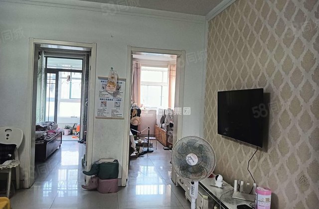 嘉明  三楼 三室 带车库储藏室 免大税诚心出售 单价五千