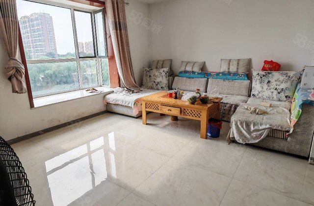 万达北邻，电梯洋房，单价6000多房子三楼，莲湖花园桐凤家园