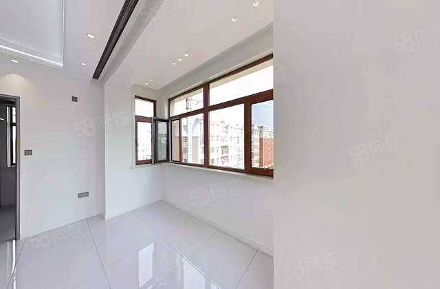 万宝小区3室1厅135㎡52.8万二手房图片
