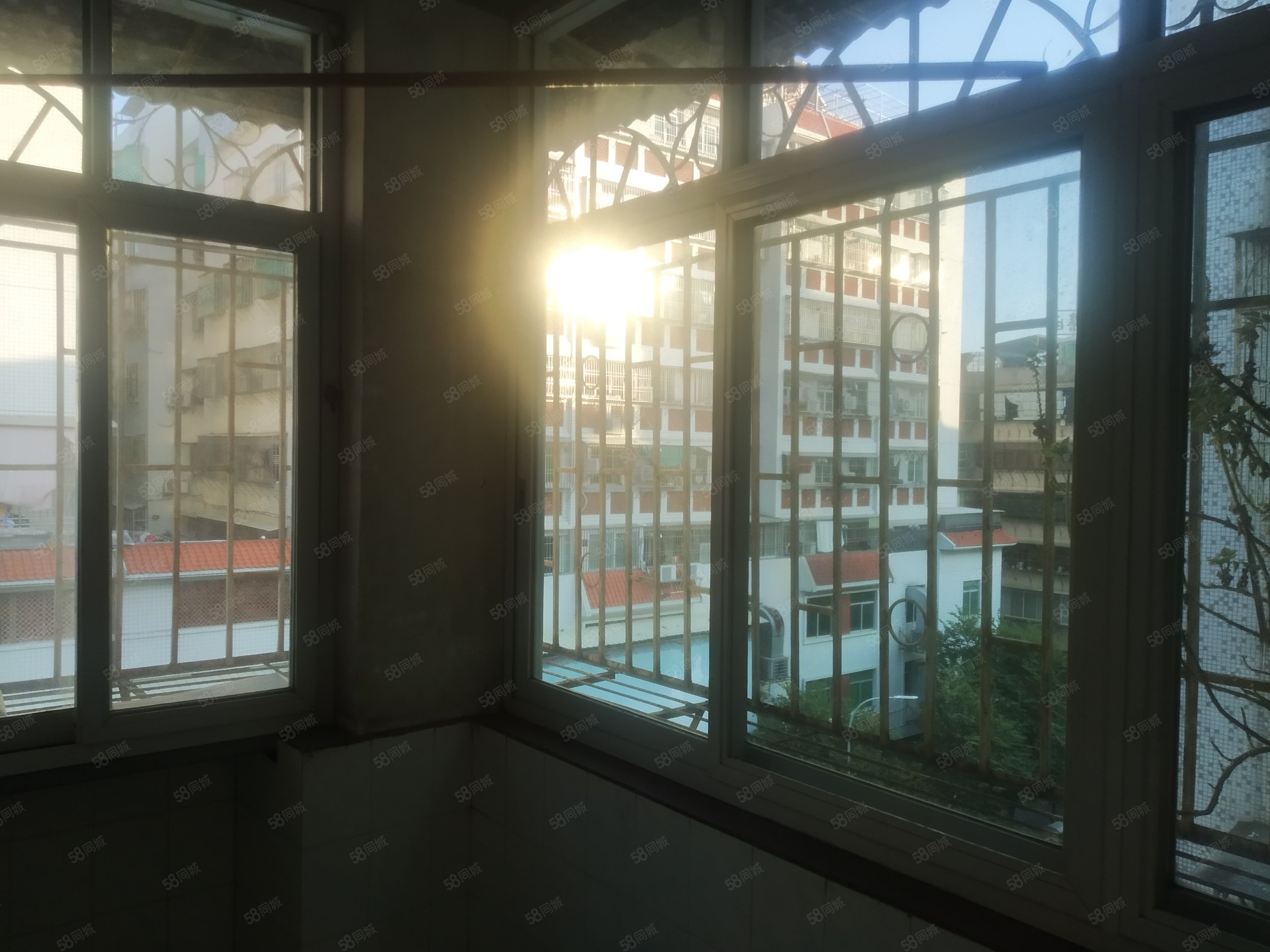 西荣路小区3室2厅1卫104㎡南北28.6万