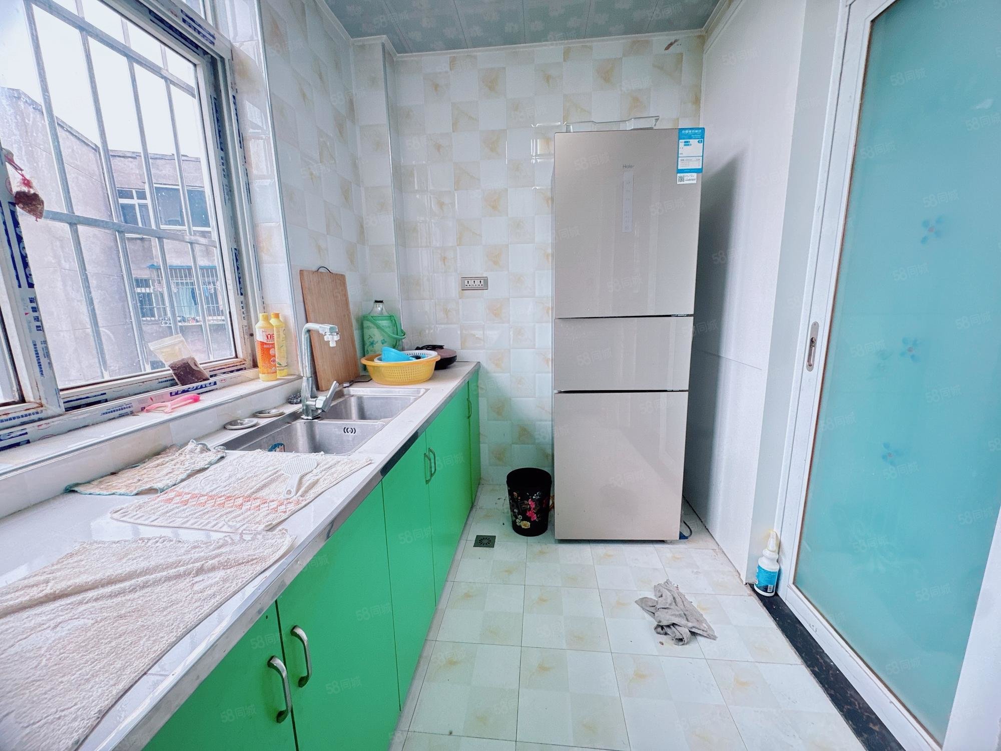 白浪南山小区3室2厅1卫105㎡南11万