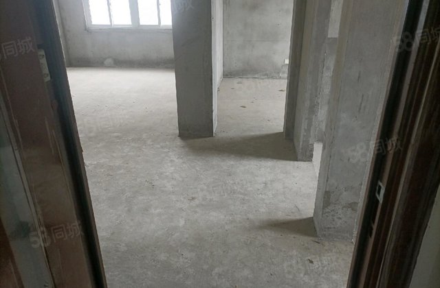 东桥河畔4室1厅154㎡58万二手房图片