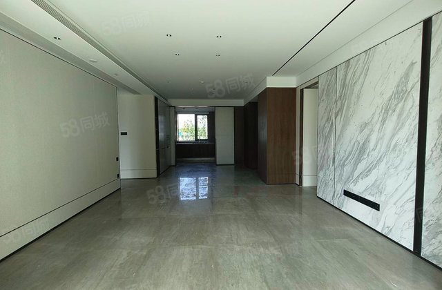 凤鸣云翠府4室2厅161㎡645万二手房图片