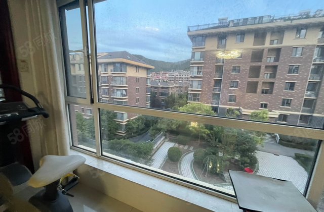 4室2厅2卫202㎡南北中层(共6层)2012年建造隆苑居历下旅游路福地街569