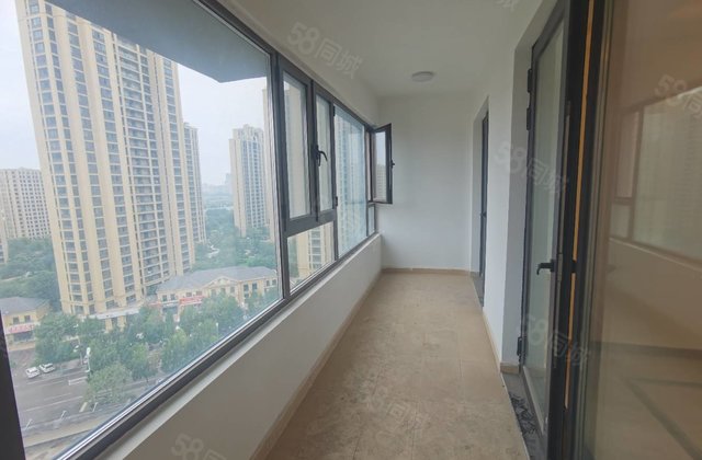 集美壹品 精装四室双阳台带车位储藏室 小高层东边户