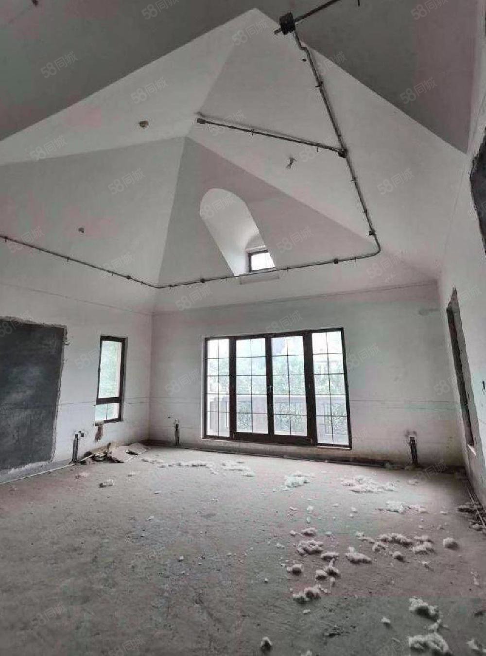 財富公館6室3廳7衛(wèi)1580㎡南北6300萬