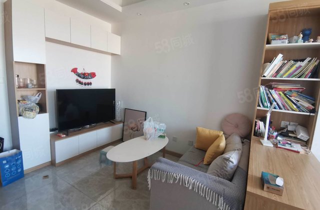 外国语老文轩一路之隔 裕昌文轩 精装修 可自住可出租