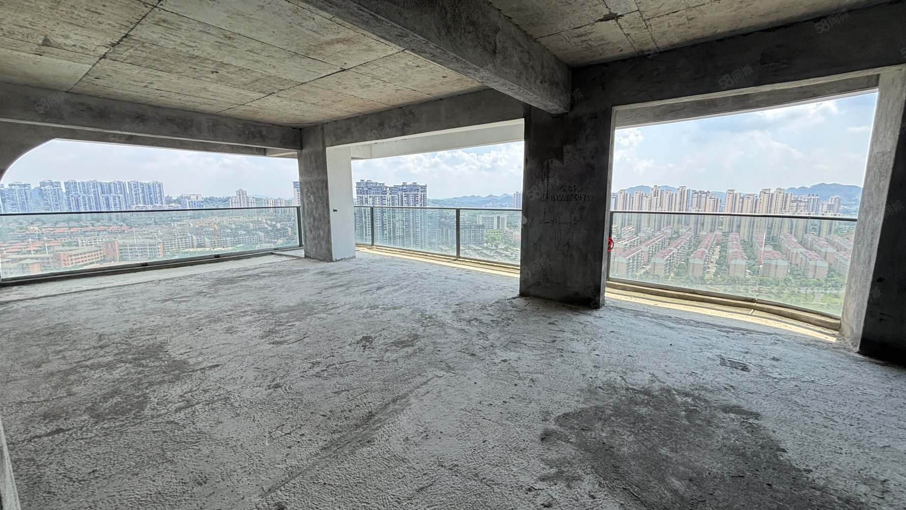 天秀湾5室2厅4卫254㎡南北268万