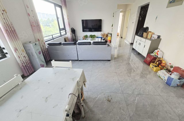 房东诚心出售，带地下室免大税看房方便东边户