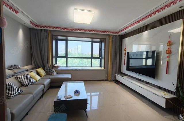 新出精装三室两厅两卫，带车位地下室，随时看房。