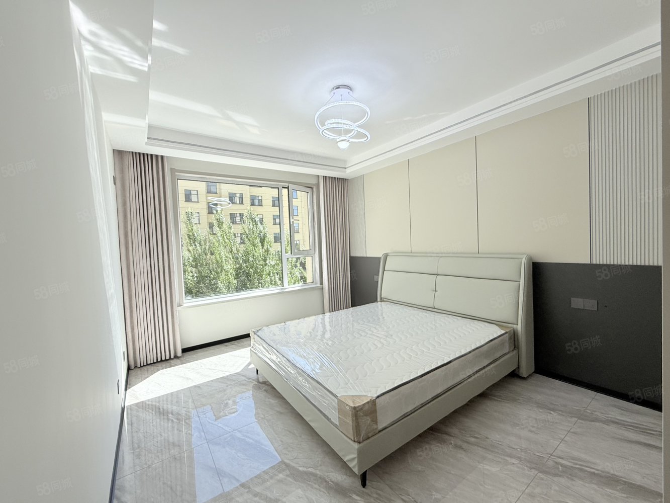 文豪世家3室2厅2卫161㎡南北103万