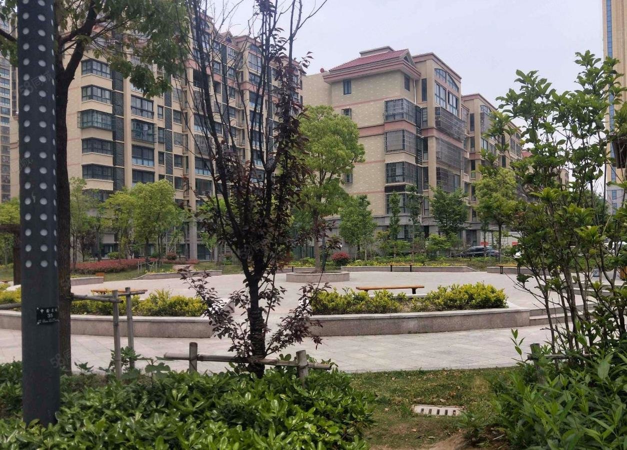 申鑫名城2室1厅1卫95.07㎡南北83万