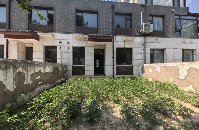 东昌府院，盛世天湖，少有5室房源，前后带院，三楼台，170