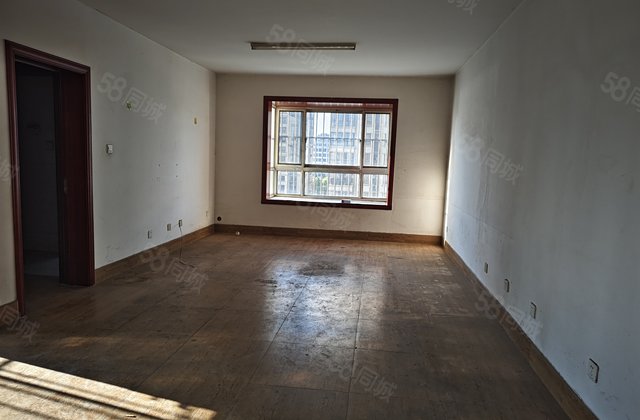 急 区政府 翡翠城  大三室 送车位储 总价低