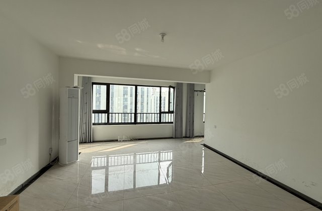 新小区，水城印象，四居室144平仅89万送车位 婚房