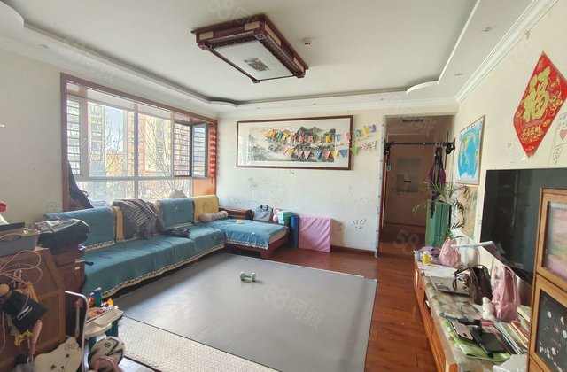 二中附近 精装四室 东边户 送储藏室免大税 单价七千