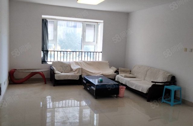 公园附近，电梯房，东边户，小区环境，有  ，4室2厅2卫。