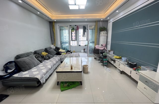 商业配套成熟 小三居 近医院 精装修 楼龄新 带电梯