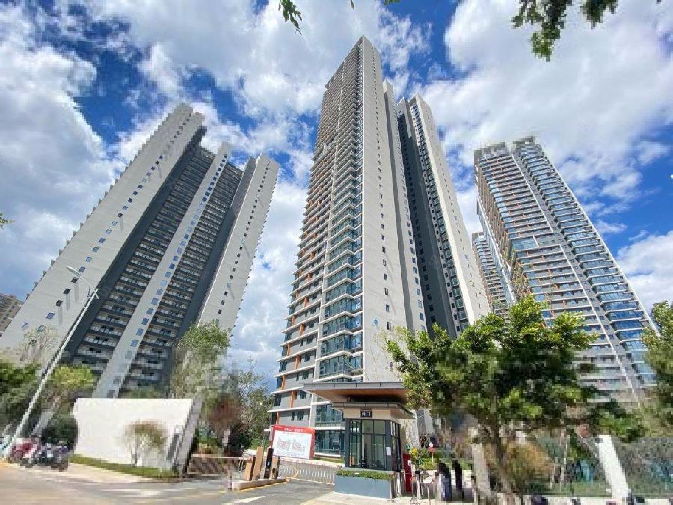 万科大理拾叁月2室2厅2卫100㎡南北155万