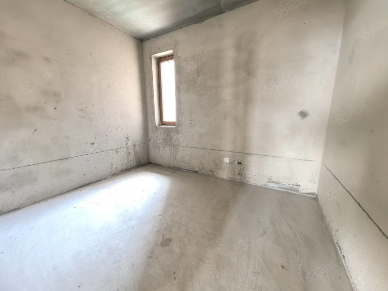 融城樾府3室2厅2卫140㎡南北130万