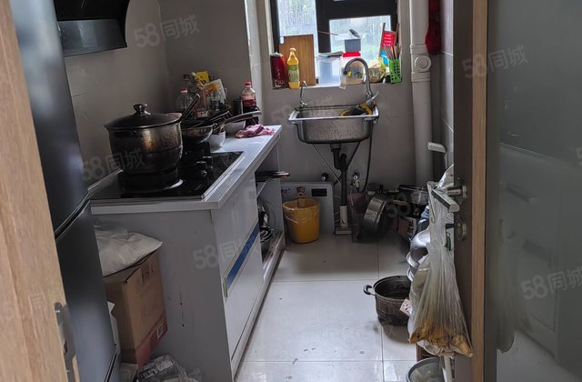急售一楼带院子，光岳壹号院三室双卫，车储免大税，随时看房