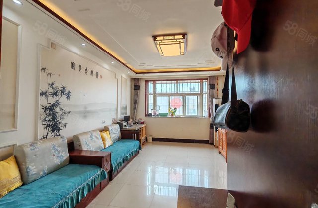 单价6千多！凤凰新城东区  两室客厅朝阳精装三居室 135平