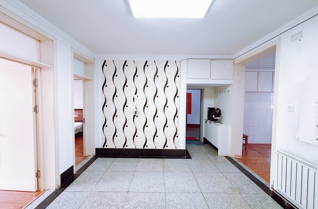 文轩 二实验 外国语 电业局四院 三室 停车方便  四楼