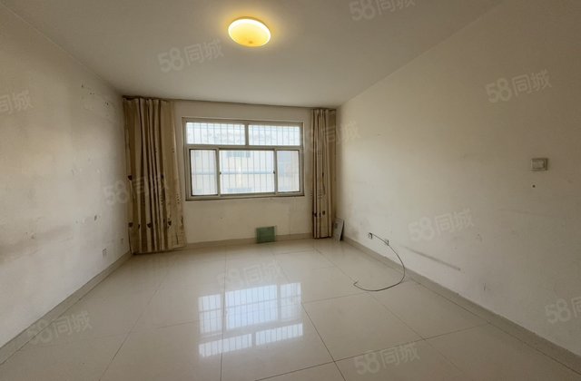 急售新华路上中间层 三室错朝阳 电梯地暖房 一梯两户 小公摊