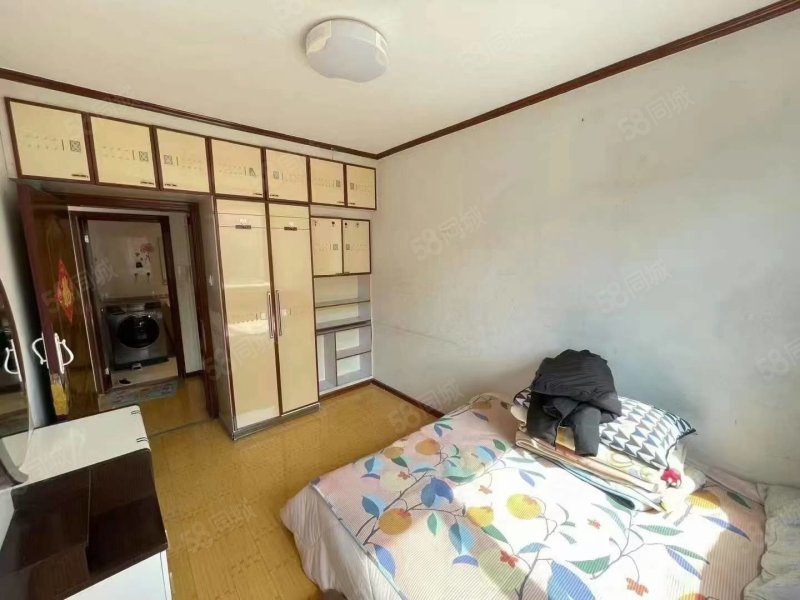 富元A区2室1厅1卫90㎡南北32万