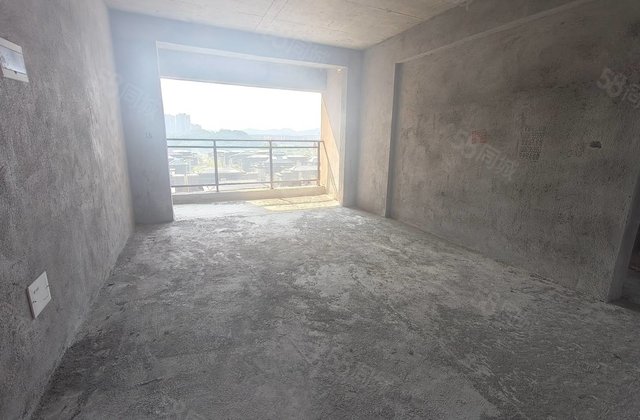 香园丽舍3室2厅1卫120㎡南北65万