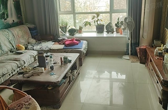 ! 颐馨园二期 近医院 购物方便 小三居 看房方便