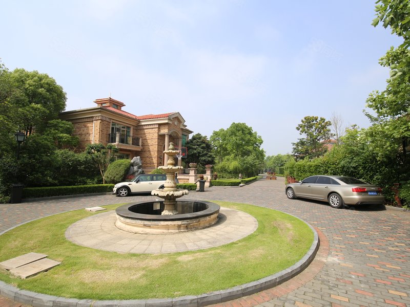 老业主诚意在售,真正意义的顶豪,可媲美合生东郊,美式街区风格