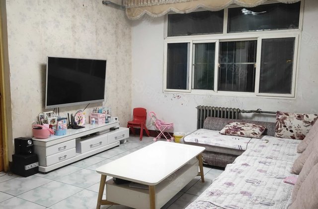 畜产小区小三房朝南 采光充足 交通便利 靠近医院 宜居