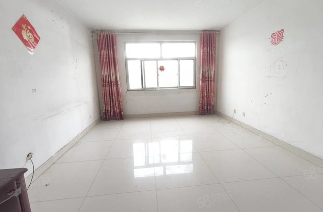 光岳花园附近电梯房，三室，中级人民法院