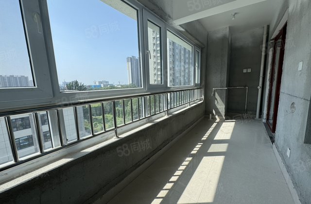 岳庄御府新房未住，送车位，储，双阳台