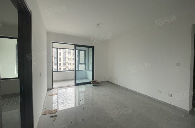 急售新房未住 婚房必要理想城免大税 三叶草户型 送车位地下室