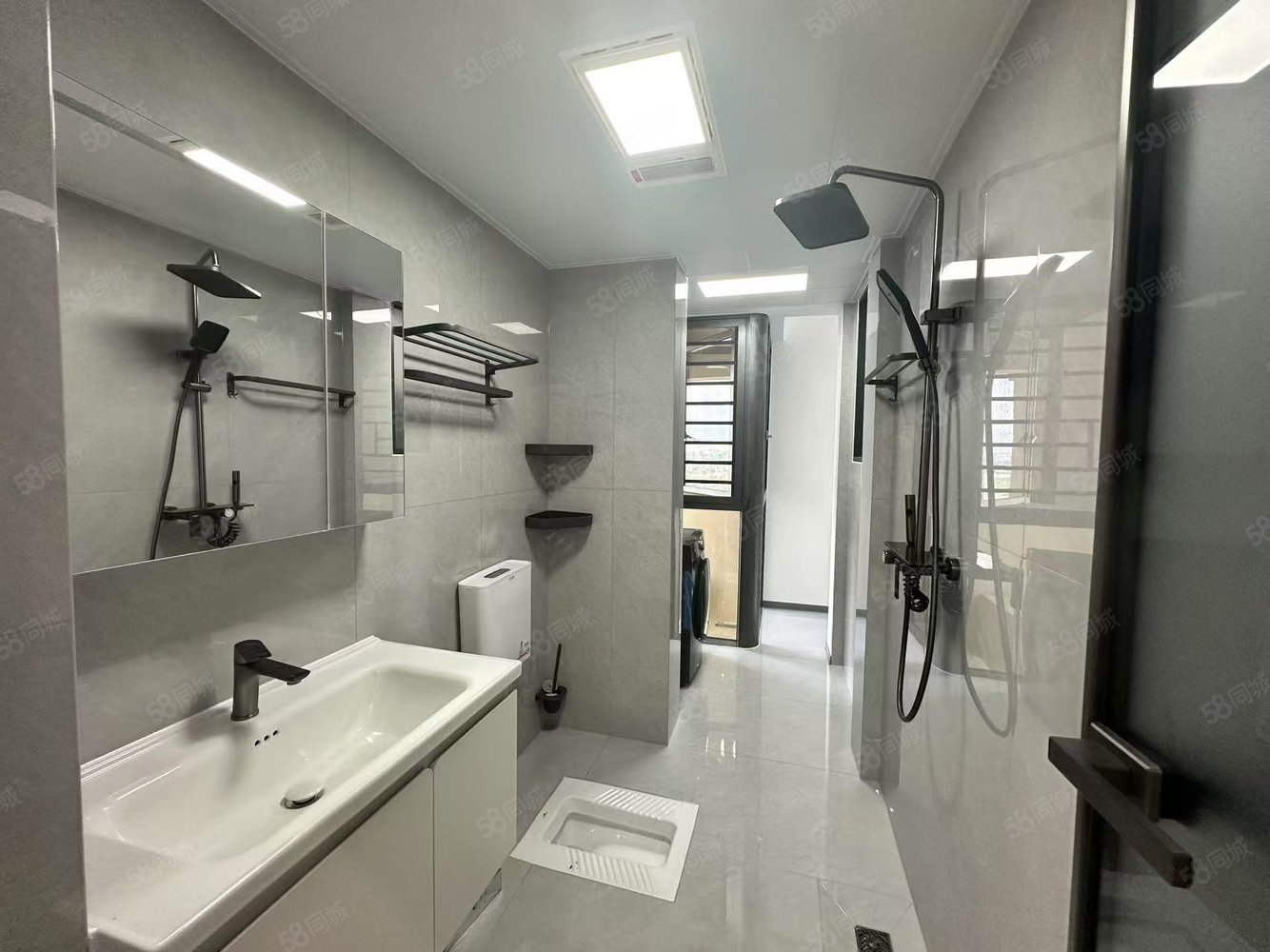 航旅和润居4室2厅2卫126㎡北79.8万