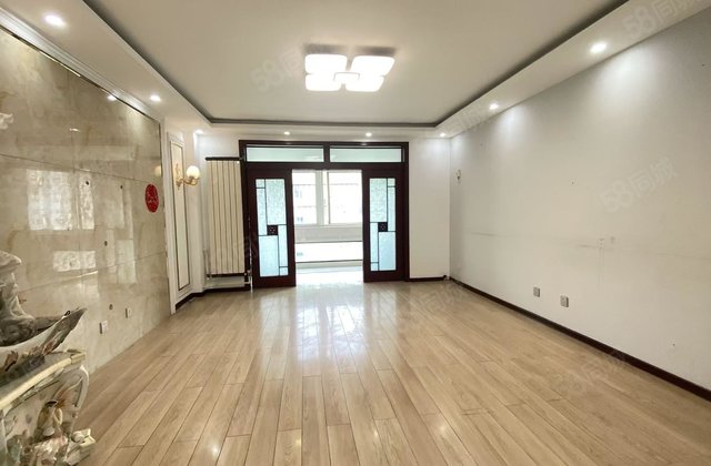 鸿顺花园 5加6复式房 送车库 送储藏室 单价6500免大税