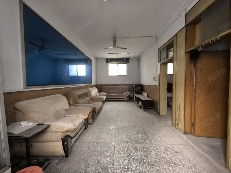 建设路158号小区4室3厅1卫190㎡南北26.8万