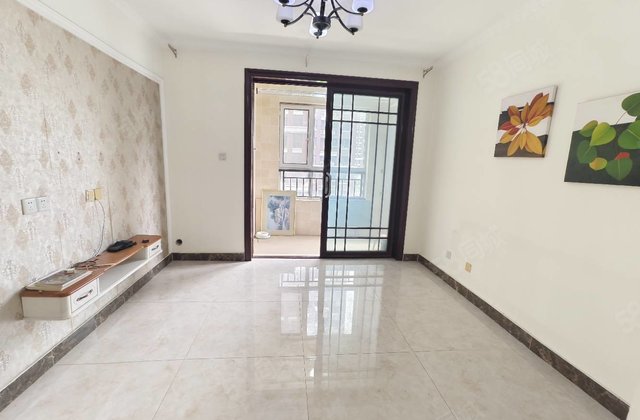 荣盛水岸花语(一期) 出行方便 近医院 商品房 有电梯 满二