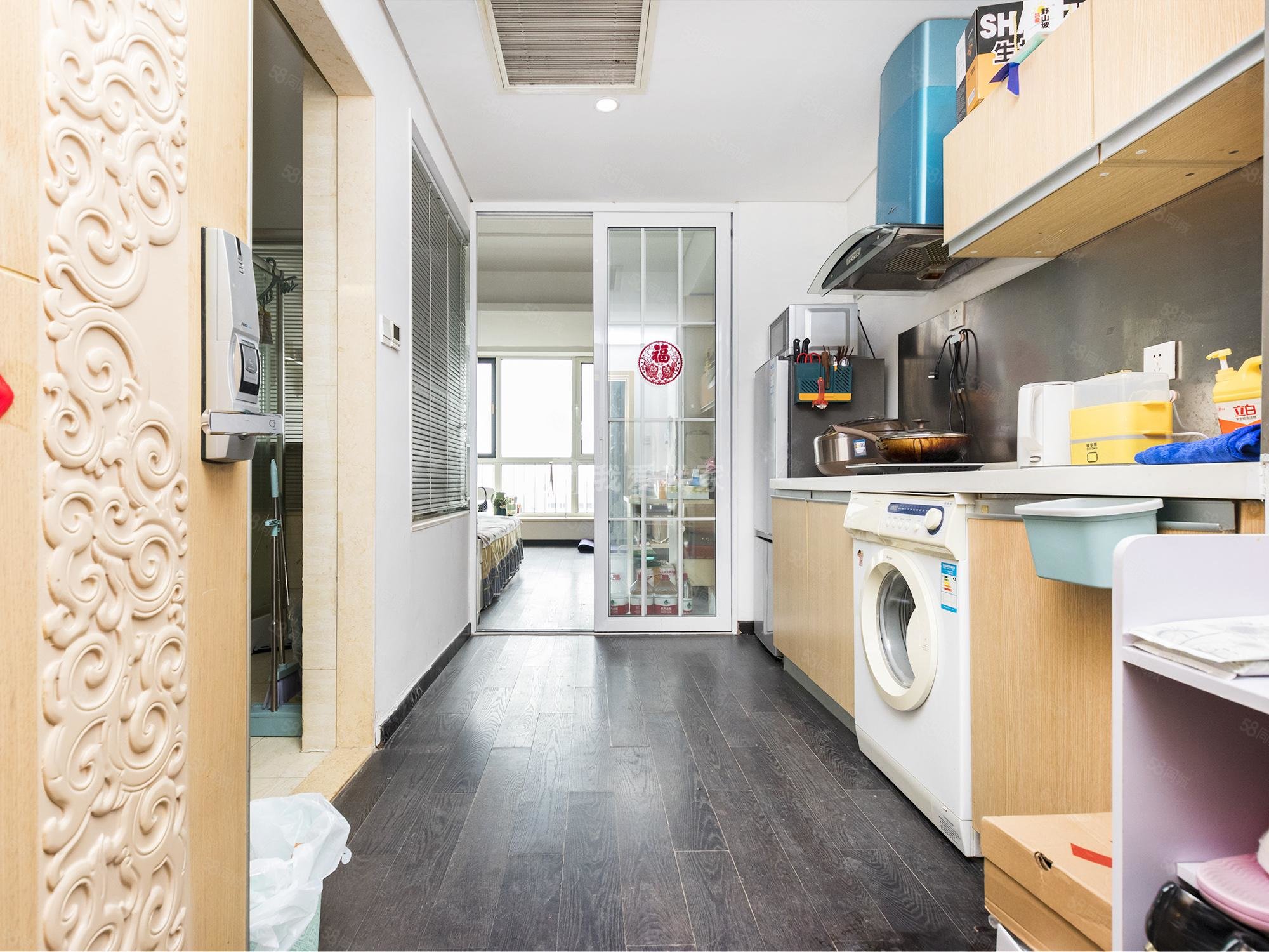 天作國際中心1室0廳1衛(wèi)51.61㎡東350萬